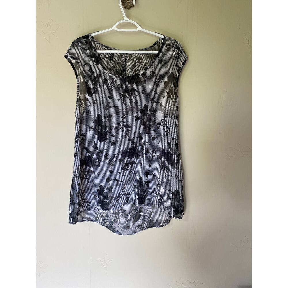 Maurices Cap Sleeve Abstract Floral & Stripe Semi Sheer Long Blouse sz 1 XL/XXL